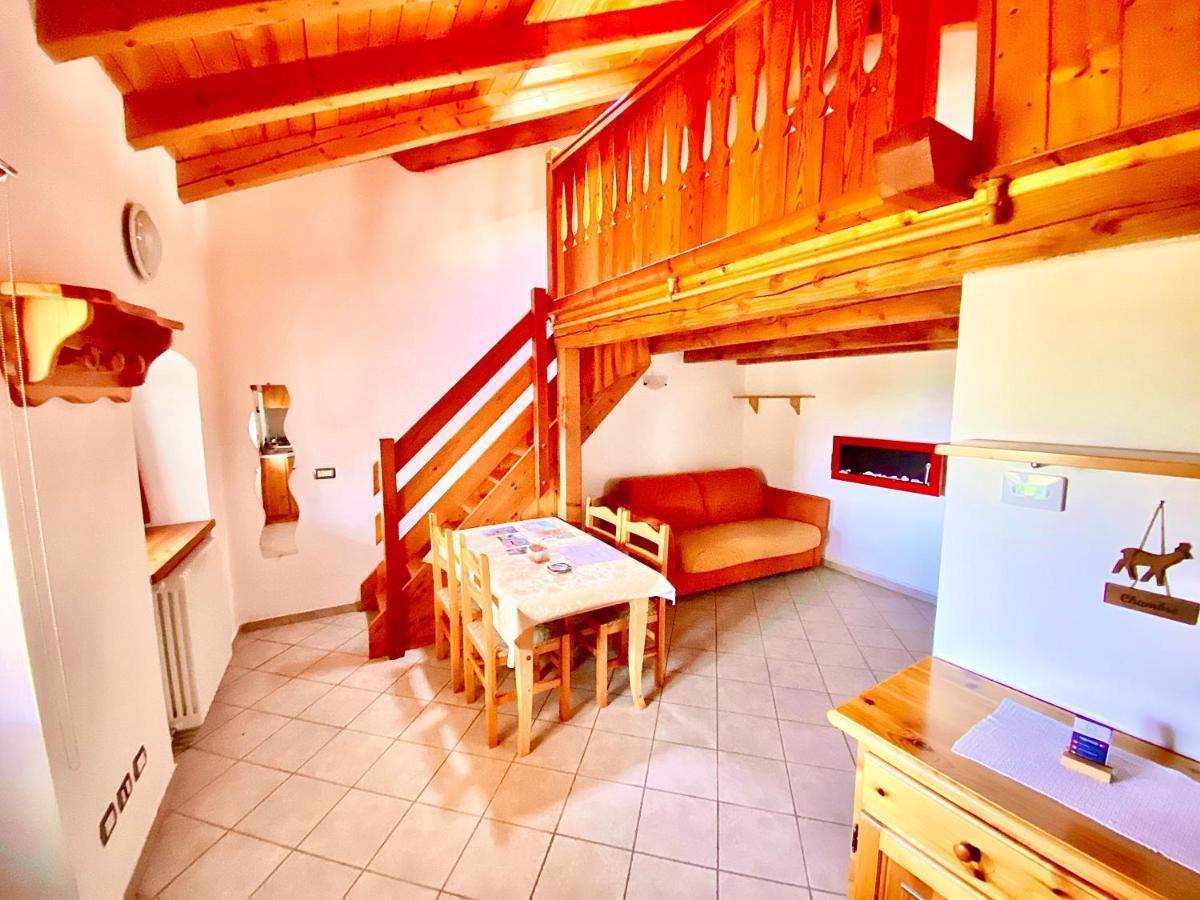 Appartamento Attico panoramico con soppalco Gignod Esterno foto